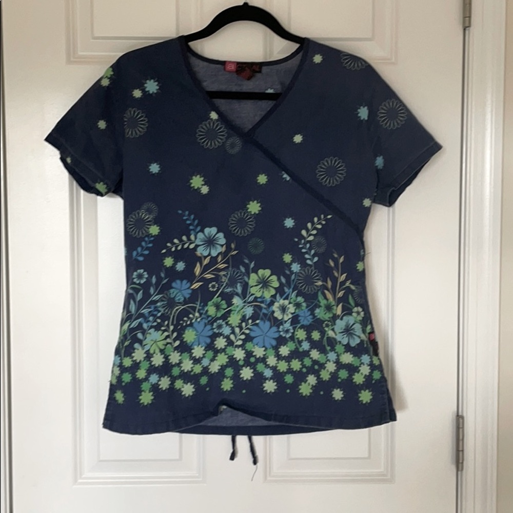 Scrub top